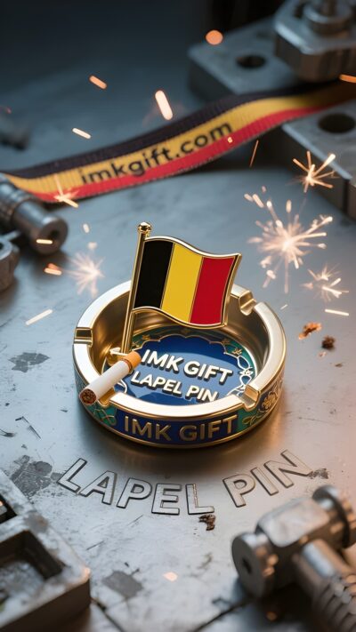 in985-Klaprozen-in-zwart-geel-en-rood-hoop-die-bloeit-in-de-as